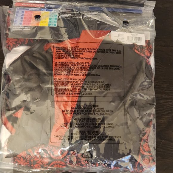 Halloween Costume - Vampire - Picture 9 of 10